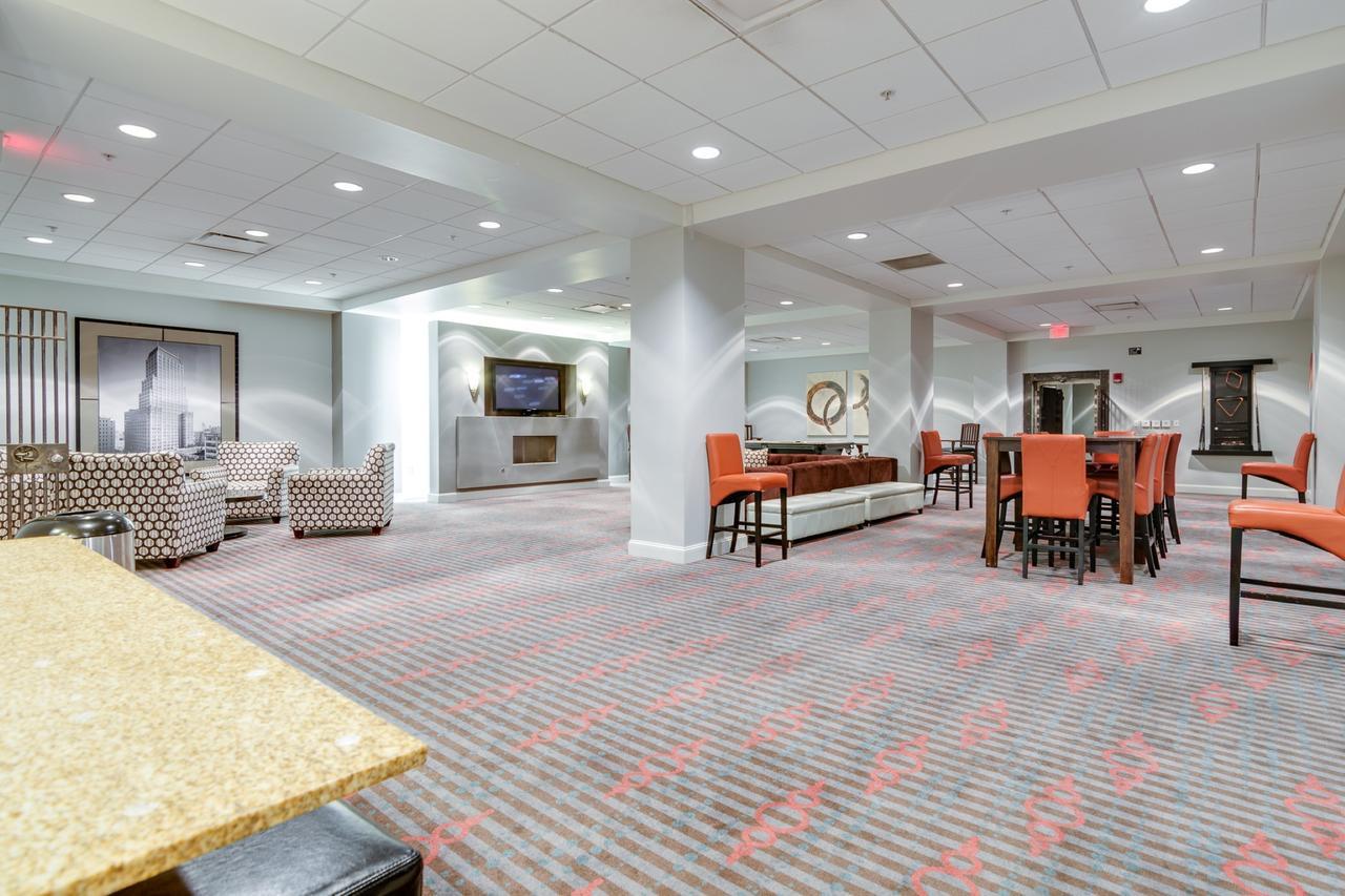 Bluebird Suites Near Autozone Park Memphis Exterior photo